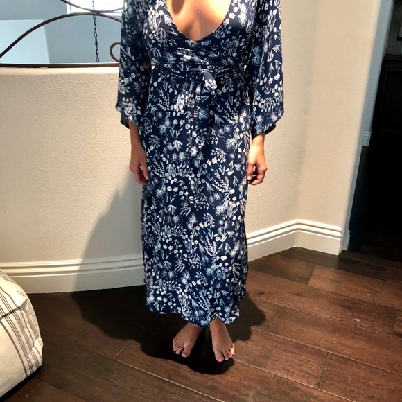 Blue floral wrap dress mid length - Picture 2 of 5